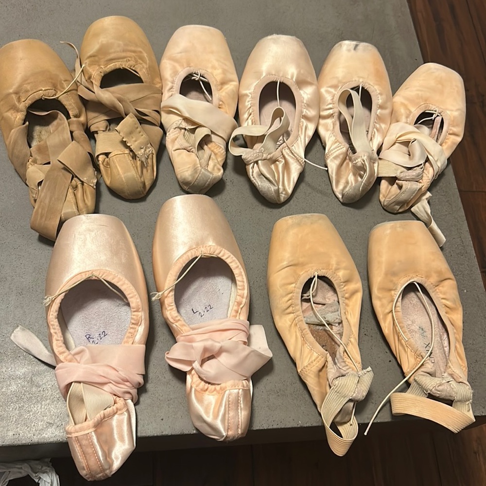 2 pairs of used pointe shoes